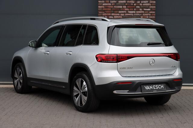 Mercedes-Benz EQB 300 4MATIC Luxury Line 67 kWh | Dodehoekassistent | Camera | Vario-achterbank | Apple Carplay/Android Auto | High Perf. LED | Zitcomfortpakket | Stoelverwarming |