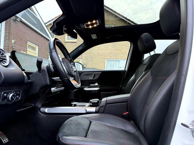 Mercedes-Benz EQB 300 4MATIC AMG Line 7-Persoons Panoramadak, 360 camera