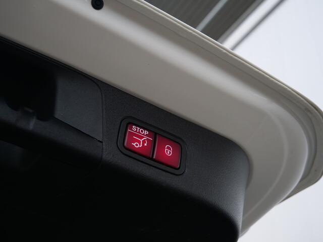 Mercedes-Benz EQB 300 4MATIC AMG Line 7p. 67 kWh Automaat Panoramadak / 19Inch / Led / Stoelverwarming / SOH 96,7%