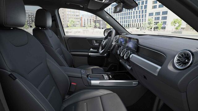 Mercedes-Benz EQB 350 4MATIC AMG Line | Panoramadak | Trekhaak | Winter pakket | Distronic | Burmester | 360 camera |