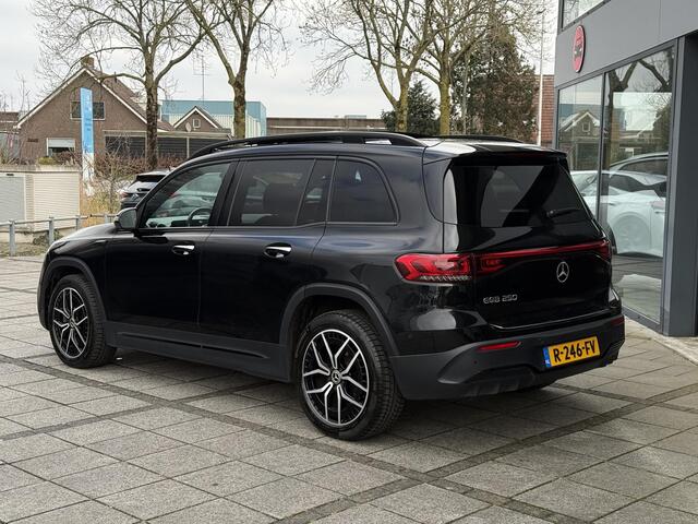 Mercedes-Benz EQB 250 AMG Line 7p. 67 kWh | SoH 93% | Panorama | Sfeer Verlichting | Burmester | Camera |