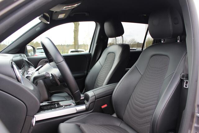 Mercedes-Benz EQB 250 Business Line 7p. 67 kWh / Camera / Apple CarPlay / Half leder / Keyless / 18'' / Navigatie / DAB / Dodehoek / Cruise Control