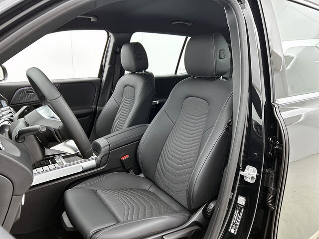 Mercedes-Benz EQB 250+ Business Solution AMG 71 kWh | Parkeerpakket met achteruitrijcamera | Sfeerverlichting | Sierdelen in Star Pattern | Stuurschakelpaddles | Stoelverwarming |