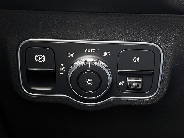 Mercedes-Benz EQB 250+ Business Solution 71 kWh | Parkeerpakket met achteruitrijcamera | Stoelverwarming voor | Sfeerverlichting | EASY PACK achterklep | Extra USB-poorten |