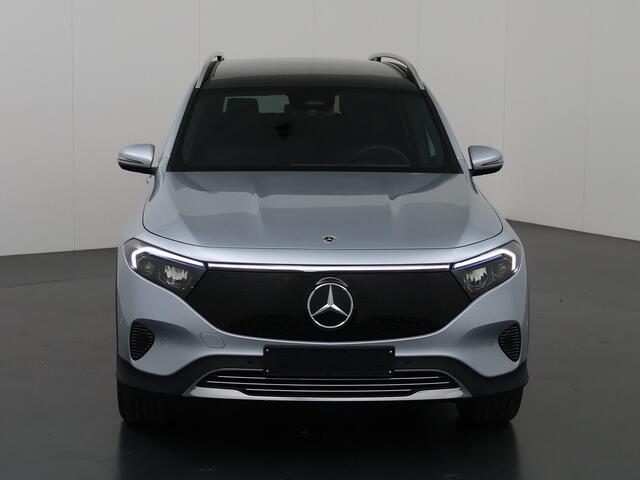 Mercedes-Benz EQB 250+ Luxury Line 71 kWh | 7-Pers | Panoramaschuifdak | Winter-pakket | Elektrisch verstelbare stoelen | 360 graden camera |