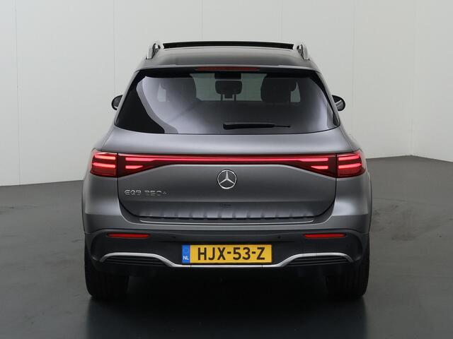 Mercedes-Benz EQB 250+ AMG Line 71 kWh | Headup | Panoramadak | Memory | Multispaaks lichtmetalen velgen | Burmester | 360 graden camera |