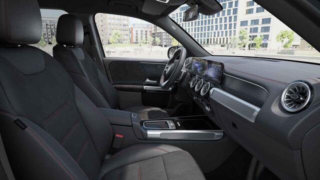 Mercedes-Benz EQB 250+ AMG Line 71 kWh | Apple carplay | Night pakket | Stoelverwarming |