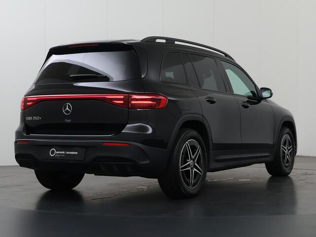 Mercedes-Benz EQB 250+ AMG Line 71 kWh | Night pakket | Winter pakket | Achteruitrijcamera | Stoelverwarming |