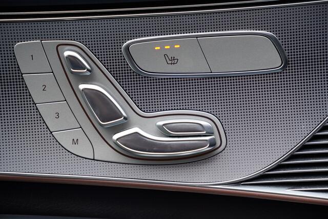 Mercedes-Benz EQC 400 4MATIC Premium Plus 80 kWh / Panoramadak / Burmeister / Memory / Camera / ACC / Head up /