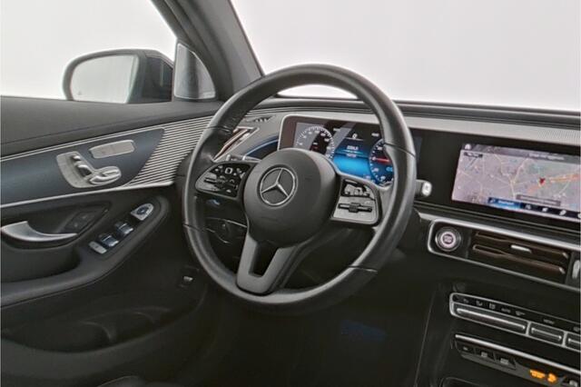 Mercedes-Benz EQC 400 4-MATIC Business Solution 80 kWh | Schuifdak | Burmester® | Distronic | 360° Camera | Sfeerverlichting | Alarm | Memory | Inclusief 24 maanden Mercedes-Benz Certified garantie voor Europa.