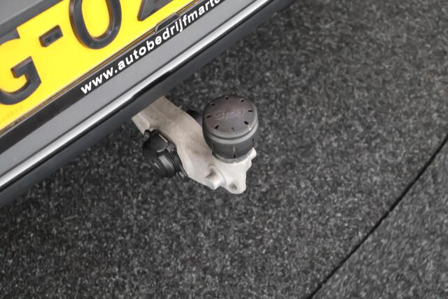 Mercedes-Benz EQC 400 408pk 4MATIC Premium Plus 80 kWh AMG-Line Schuifdak Trekhaak 360Camera Burmester Stoelverw.+Koeling Memory Leder Navigatie