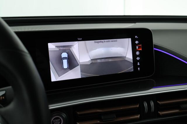 Mercedes-Benz EQC 400 408pk 4MATIC Premium Plus 80 kWh AMG-Line Schuifdak Trekhaak 360Camera Burmester Stoelverw.+Koeling Memory Leder Navigatie