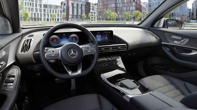 Mercedes-Benz EQC 400 4MATIC AMG Line Premium Plus 80 kWh | Burmester | Trekhaak | Schuifdak | 360 camera | Treeplanken |