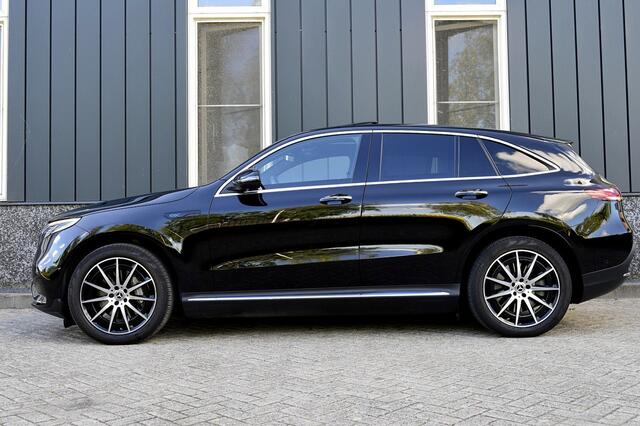 Mercedes-Benz EQC 400 4MATIC Business Solution AMG 80 kWh Rijklaarprijs-Garantie SOH 94.42 Panorama dak Trekhaak Camera Led Sport interieur