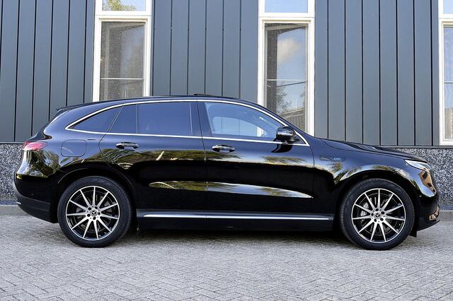 Mercedes-Benz EQC 400 4MATIC Business Solution AMG 80 kWh Rijklaarprijs-Garantie SOH 94.42 Panorama dak Trekhaak Camera Led Sport interieur