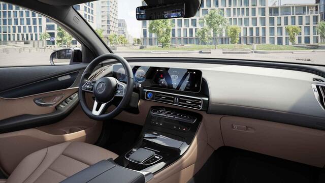 Mercedes-Benz EQC 400 4MATIC 80 kWh | Keyless | Multibeam | 19" lichtmetalen velgen | voor en achter stoelverwarming |