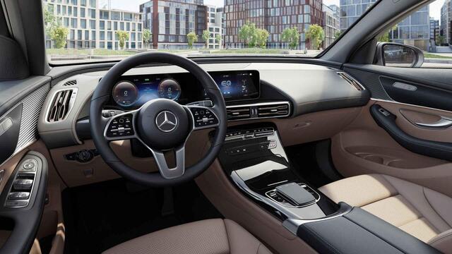 Mercedes-Benz EQC 400 4MATIC 80 kWh | Keyless | Multibeam | 19" lichtmetalen velgen | voor en achter stoelverwarming |