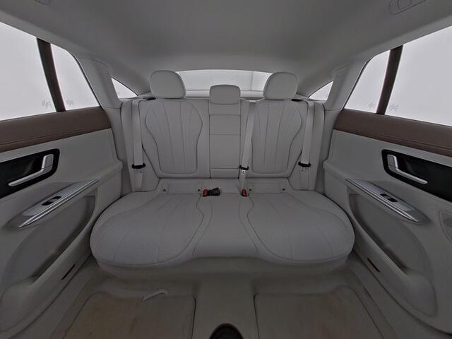 Mercedes-Benz EQE 300 89 kWh MBUX Navi Stoelverwarming LED Trekhaak 19 Inch Camera