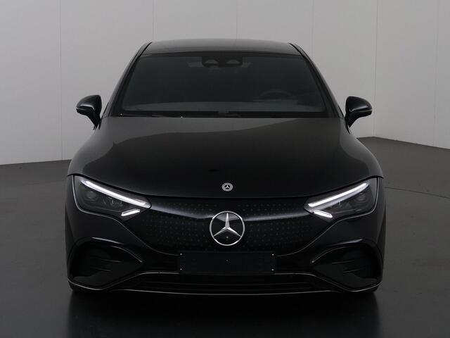 Mercedes-Benz EQE 300 Business Solution AMG Line 91 kWh | Sfeerverlichting | Burmester Surround System | Nightpakket | Stuurassistentie Pakket | 360 Graden Camera | Elektrische stoelen met Memory |