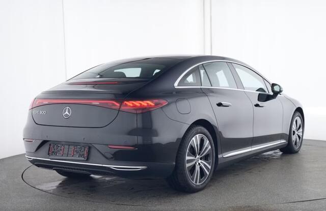 Mercedes-Benz EQE 300 89 kWh MBUX Navi Panoramadak Memory Artico-Leder Stuur en Stoelverwarming 19 Inch