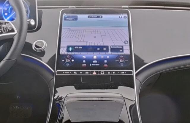 Mercedes-Benz EQE 300 89 kWh MBUX Navi Panoramadak Memory Artico-Leder Stuur en Stoelverwarming 19 Inch
