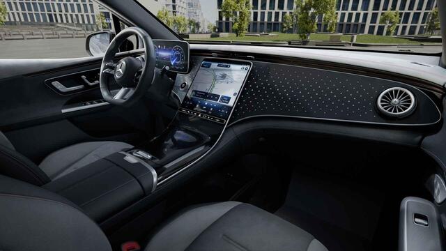 Mercedes-Benz EQE SUV 300 AMG Line 91 kWh | Panoramadak | Burmester audio | 360 graden camera | Distronic | Digital light |