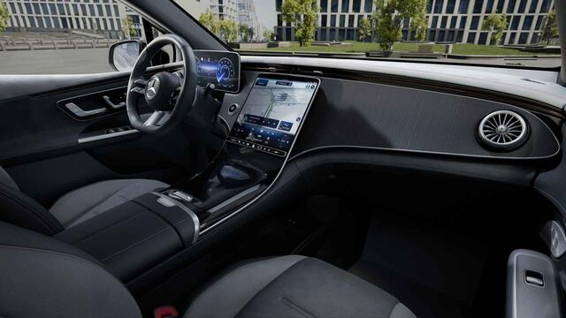 Mercedes-Benz EQE SUV 300 AMG Line 91 kWh | Achterasbesturing | Trekhaak | Panoramadak | 360 camera | 21 inch |