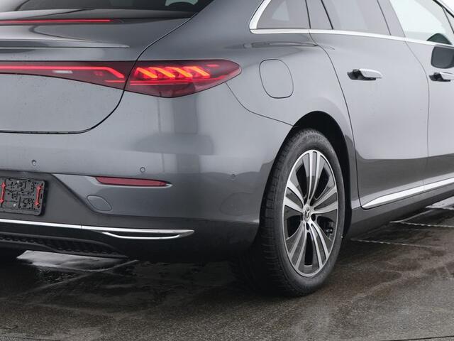 Mercedes-Benz EQE 300 Electric Art 90 kWh Airmatic-Luchtvering | Head-up-Display | Memory Voorstoelen | Distronic | Stuur en Stoelverwarming | Sfeerverlichting. Inclusief 24 maanden Mercedes-Benz Certified garantie voor Europa.