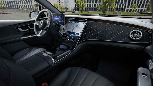 Mercedes-Benz EQE SUV 300 Luxury Line 91 kWh | Burmester | Panoramadak | Memory | 360 camera | Digital light |