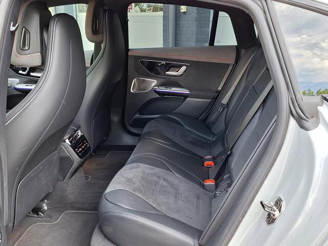 Mercedes-Benz EQE 300 AMG Line | Premium Pakket | Night Pakket | Rijassistentie Pakket Plus | Akoestisch Comfortpakket | Trekhaak | Burmester 3D Surround Sound | 360° Camera | DISTRONIC Afstandsassistent | Verkeersbordenassistent | DIGITAL LIGHT | Elektrisch Verstelbare St