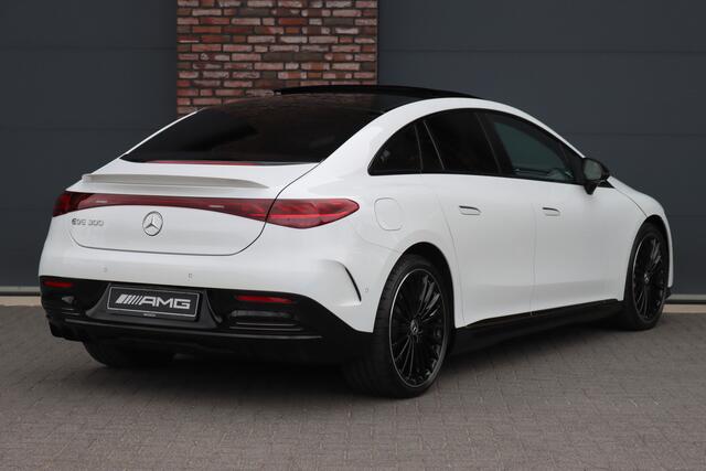 Mercedes-Benz EQE 300 Star Edition AMG 90 kWh | Luchtvering | Achterasbesturing | Distronic+ | Panoramadak | Burmester | Digital Light | Verwarmd Stuurwiel | Trekhaak | Keyless Go |