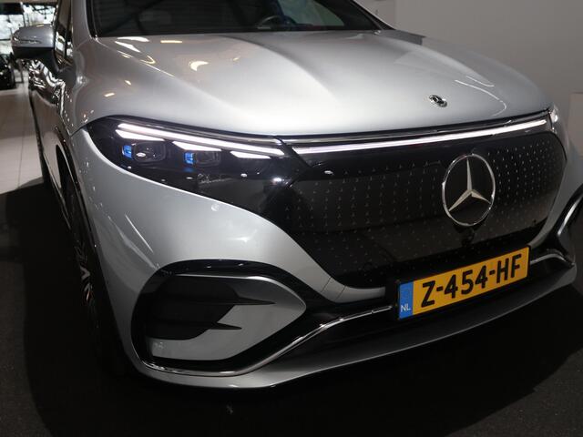 Mercedes-Benz EQS SUV 450 4MATIC AMG Premium Plus | 7-persoons | Rij-assistentie + | Panorama-schuifdak | Achterasbesturing | Burmester 3D | Trekhaak | Luchtvering |