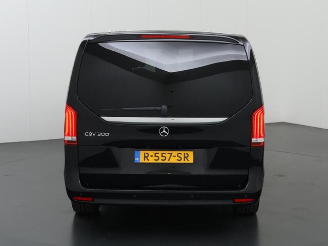 Mercedes-Benz EQV 300 L3 Avantgarde 90 kWh TAXI KLAAR | Automaat | Navigatie | Lederen bekleding | Airmatic | Dubbele elektrische schuifdeur | Led verlichting | Cruise control | 18'' Lichtmetalen velgen |
