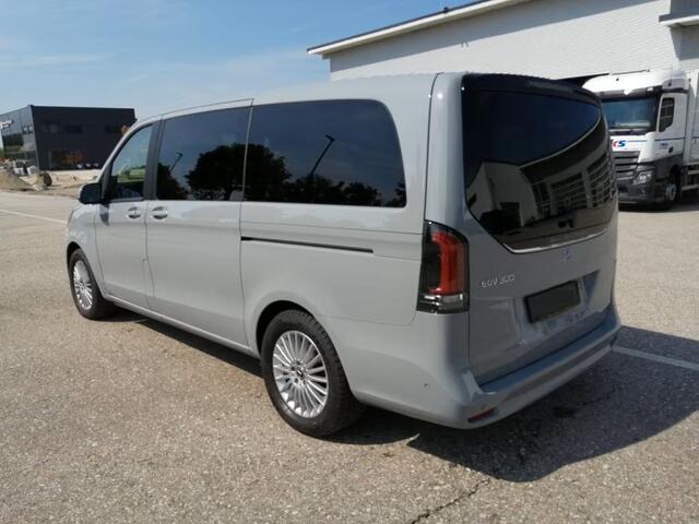 Mercedes-Benz EQV 300 L2 90 kWh Nieuw Model 7-zitter Distronic LED WideScreen Stoelverwarming Camera