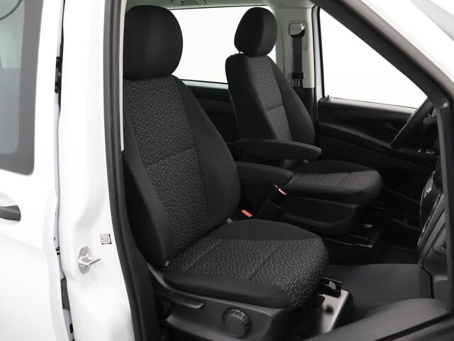 Mercedes-Benz EVITO TOURER 129 L2 PRO 90kWh | Snelladen 110 KWh | Navigatie | Parkeerpakket | Comfortbestuurdersstoel |Dodehoekassistent | 8 Zitplaatsen | 360Km Range |