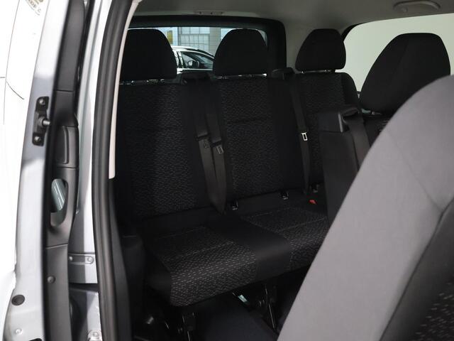 Mercedes-Benz EVITO TOURER 129 L2 PRO 90kWh | 8-PERSOONS | Snelladen 110 KWh | Achteruitrijcamera | Parkeerpakket | Comfortbestuurdersstoel | Dodehoekassistent | 8 Zitplaatsen | 360KM Range | KORTING ¤25.900,- !!!