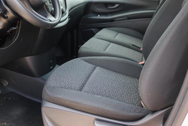 Mercedes-Benz EVITO TOURER PRO L2 90 kWh 9-Persoons, DAB, Cruise Control, Stoelverwarming, SOH 97,77%