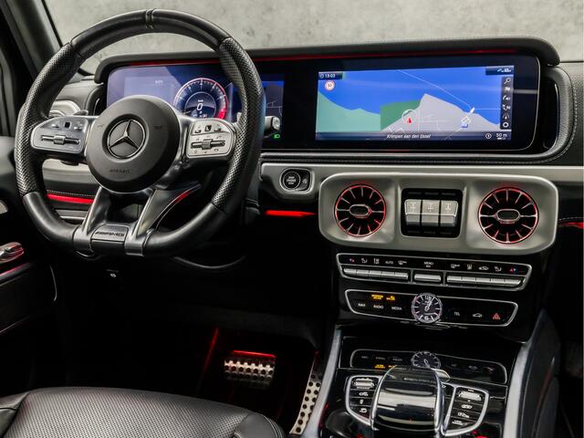 Mercedes-Benz G-KLASSE 63 AMG 585Pk (SCHUIFDAK, ALCANTARA HEMEL, SFEERVERLICHTING, ADAPTIVE CRUISE, LEDER DASHBOARD, APPLE CARPLAY, TREKHAAK, NIEUWSTAAT)