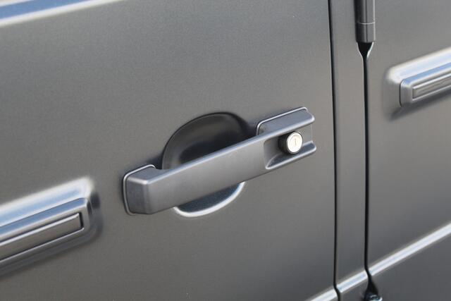 Mercedes-Benz G-KLASSE 63 AMG Manufaktur/Night pakket/Magno matt/Panoramadak/Burmester/Sfeerverlichting/Entertainment schermen/Akrapovic/AMG active ride control/Elektrisch verstelbare stoelen met memory + massage/Stoel verwarming + koeling/360° camera/voorruitverwarming/IWC/Ala