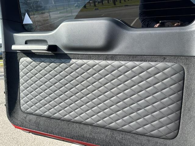 Mercedes-Benz G-KLASSE AMG 63 l 585 Pk V8 l Rijassistentiepakket l Manufaktur l Burmester l 360* camera l Schuif- Kanteldak l Nightpakket l Alarm l I Nederlands geleverd I Alarm l Voertuig volgsysteem l