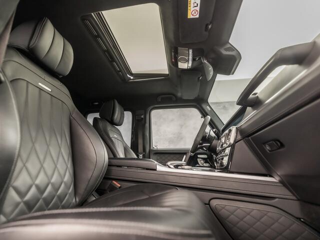 Mercedes-Benz G-KLASSE 63 AMG 585Pk (SCHUIFDAK, ALCANTARA HEMEL, APPLE CARPLAY, BURMESTER, MASSAGE, CARBON INTERIEUR, STOELKOELING/VERWARMING, ADAPTIVE CRUISE, 360 CAMERA, SFEERVERLICHTING, TREKHAAK, NIEUWSTAAT)