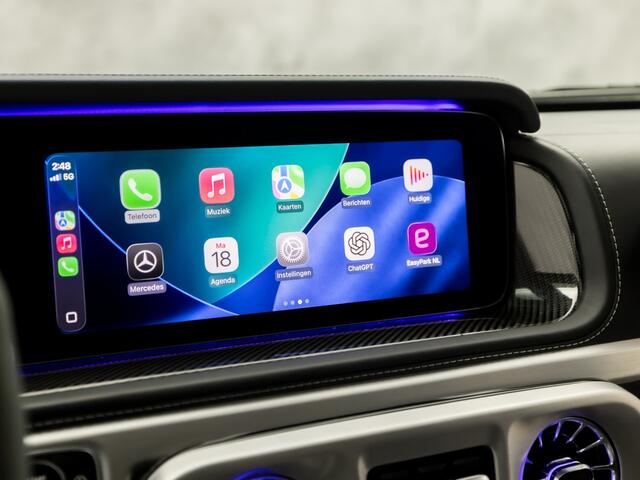 Mercedes-Benz G-KLASSE 63 AMG 585Pk (SCHUIFDAK, ALCANTARA HEMEL, APPLE CARPLAY, BURMESTER, MASSAGE, CARBON INTERIEUR, STOELKOELING/VERWARMING, ADAPTIVE CRUISE, 360 CAMERA, SFEERVERLICHTING, TREKHAAK, NIEUWSTAAT)