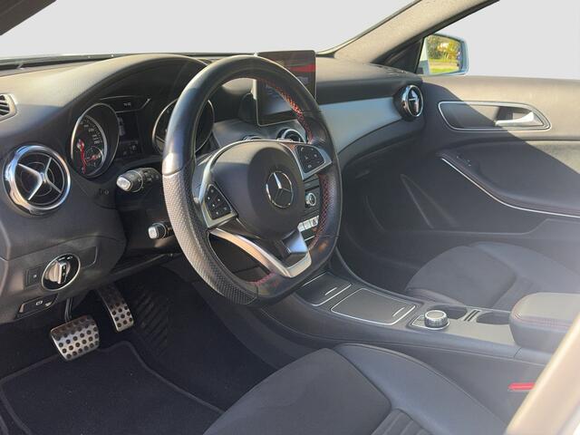 Mercedes-Benz GLA-KLASSE 180 Business Solution AMG | Pano | NL AUTO