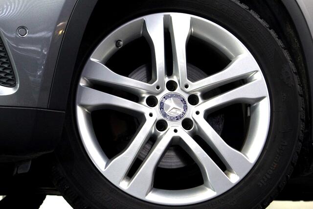 Mercedes-Benz GLA-KLASSE 180 Ambition AUT PANO NAV XENON STOELVW PDC CRUISE '16