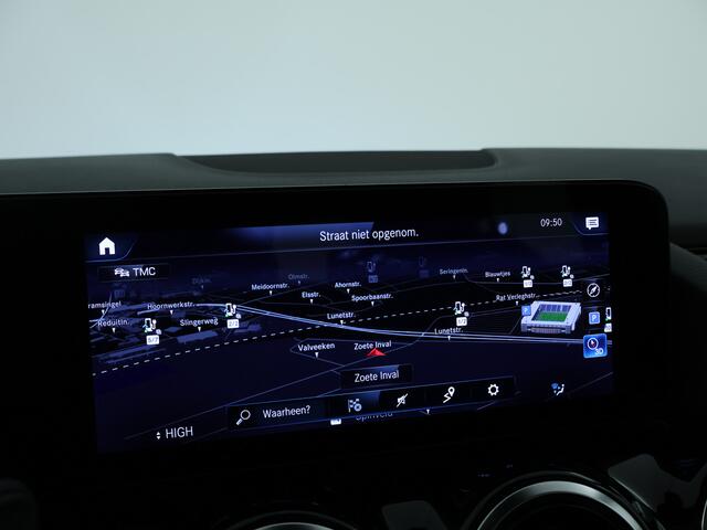 Mercedes-Benz GLA-KLASSE 250 e AMG Plug-In Hybride | Trekhaak | Panorama Schuif-Kanteldak | AMG Styling | Night Pakket | Spiegelpakket. Inclusief 24 maanden MB Certified garantie voor Europa.