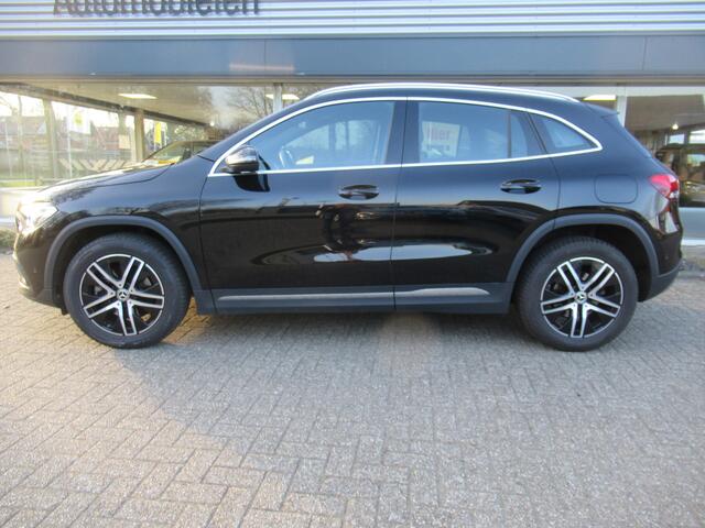 Mercedes-Benz GLA-KLASSE 200 Business Solution