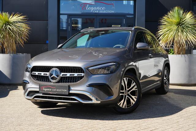 Mercedes-Benz GLA-KLASSE 200 Star Edition 164pk Stoelverwarming/Trekhaak/Camera