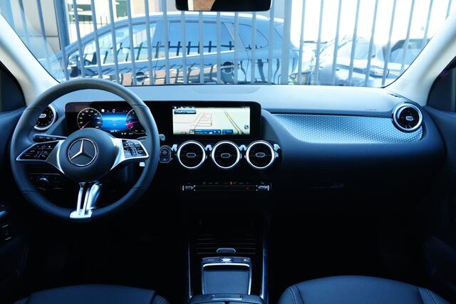 Mercedes-Benz GLA-KLASSE 200 Star Edition 164pk Stoelverwarming/Trekhaak/Camera