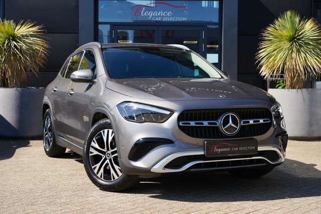 Mercedes-Benz GLA-KLASSE 200 Star Edition 164pk Stoelverwarming/Trekhaak/Camera