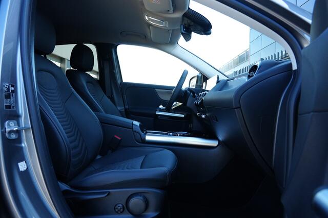 Mercedes-Benz GLA-KLASSE 200 Star Edition 164pk Stoelverwarming/Trekhaak/Camera